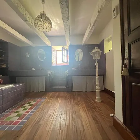 Hébergement de vacances Demeure Avec Piscine Et Tennis *