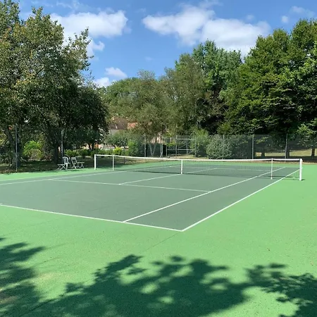 Demeure Avec Piscine Et Tennis Hébergement de vacances Saint-Sozy